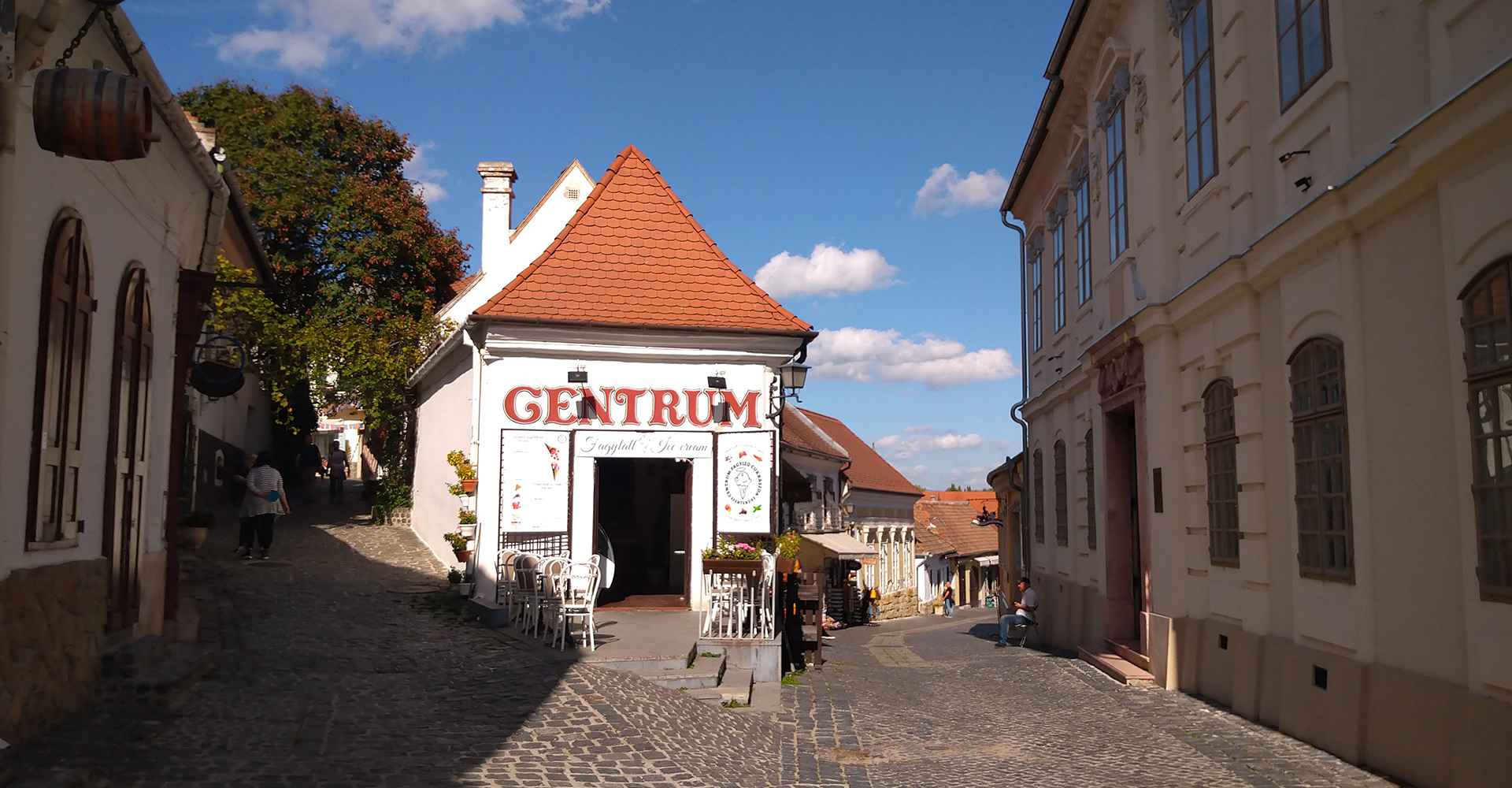 Szentendre_Őri-Art_Gallery_O6-Main_Square_North_Side