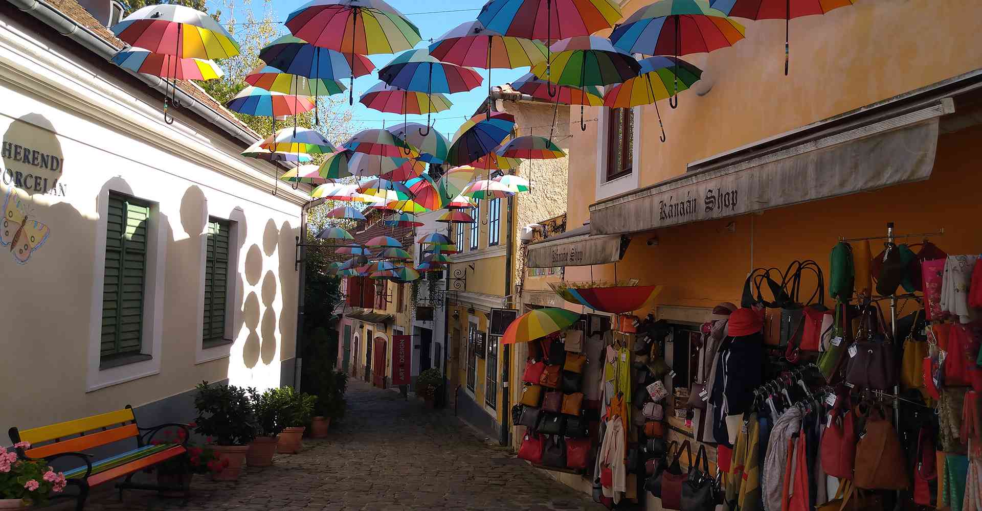 Szentendre_Őri-Art_Gallery_S4-The_colors_of_the_shoppingstreet